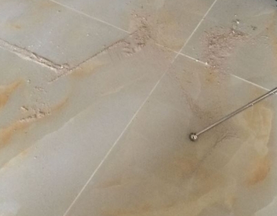 永胜瓷砖空鼓维修公司分享粘合剂选择不当在瓷砖铺贴过程中可能导致以下问题