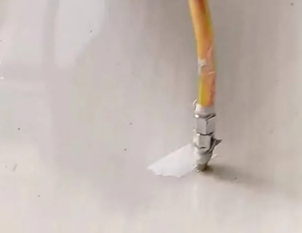 永胜瓷砖空鼓维修公司专业解答在瓷砖铺贴过程中，如果使用的砂料过粗（如全部使用了粗砂），可能会导致以下问题